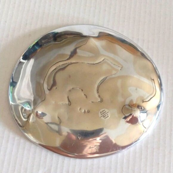 Vintage Hoselton Sculptures Canada Footed Aluminum Polar Bear Plate - Picture 4 of 7